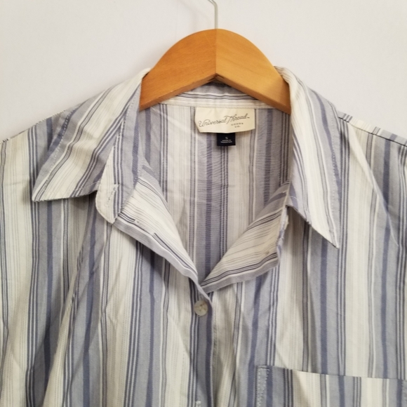 NWOT Universal Thread Blue Gray Stripe Short Sleeve Button Down Shirt Size S - Picture 2 of 9